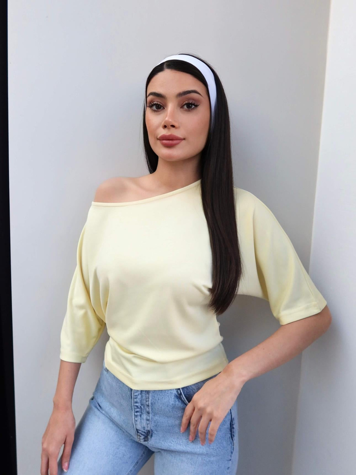 Kayık Yaka Düz Tshirt