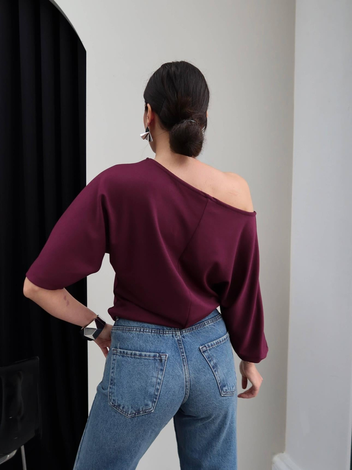 Kayık Yaka Düz Tshirt