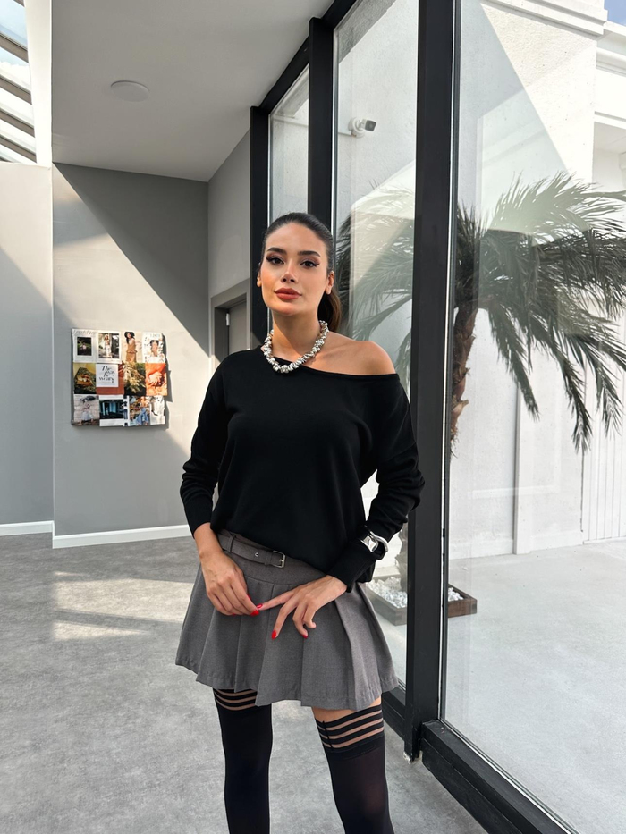 Kayık Yaka Oversize Triko Kazak