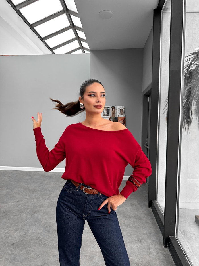 Kayık Yaka Oversize Triko Kazak