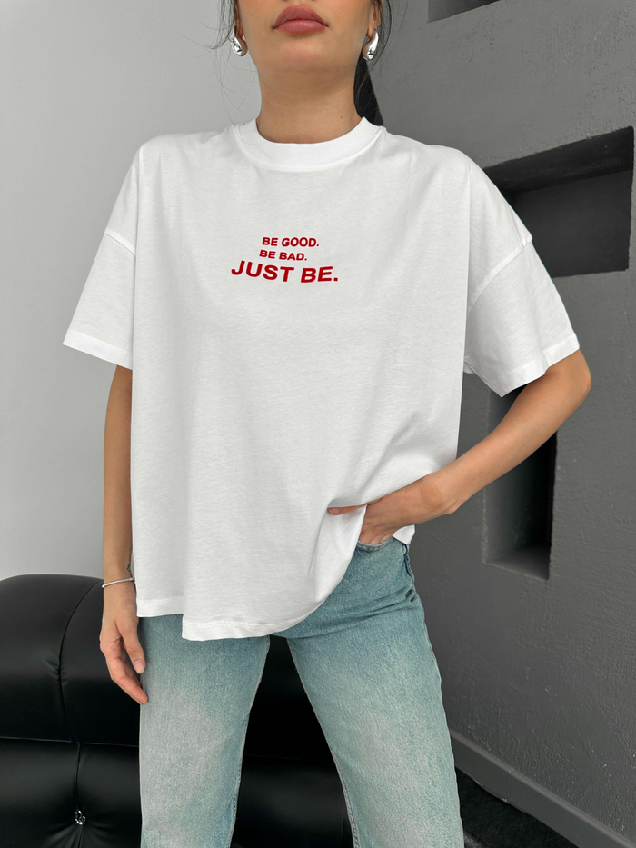 Kırmızı Minik Yazılı Tshirt