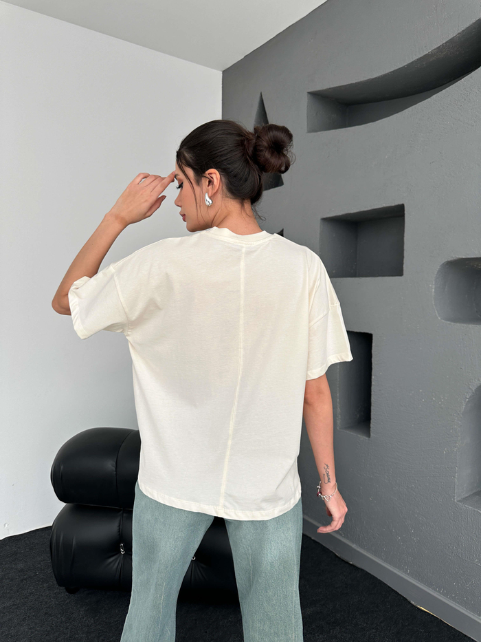 Kırmızı Minik Yazılı Tshirt