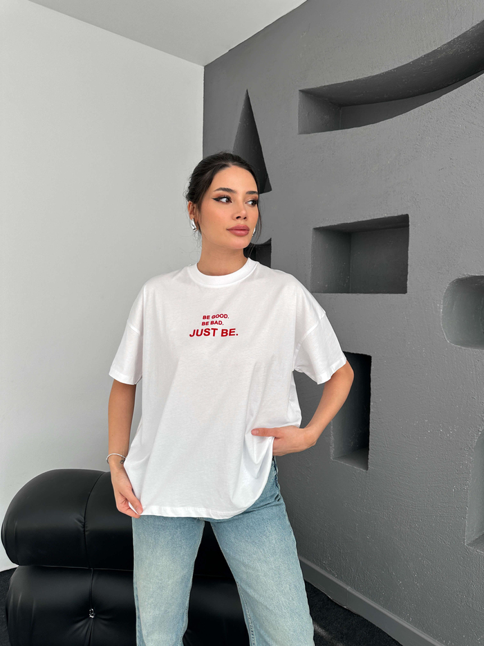 Kırmızı Minik Yazılı Tshirt