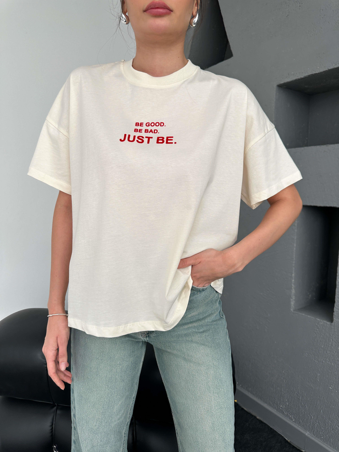 Kırmızı Minik Yazılı Tshirt