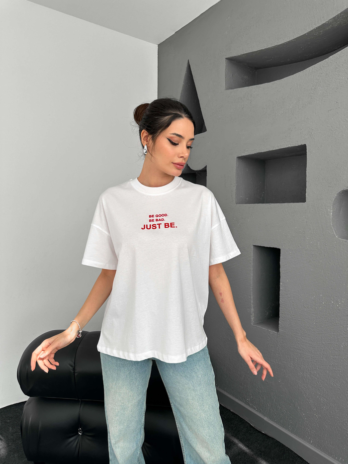 Kırmızı Minik Yazılı Tshirt