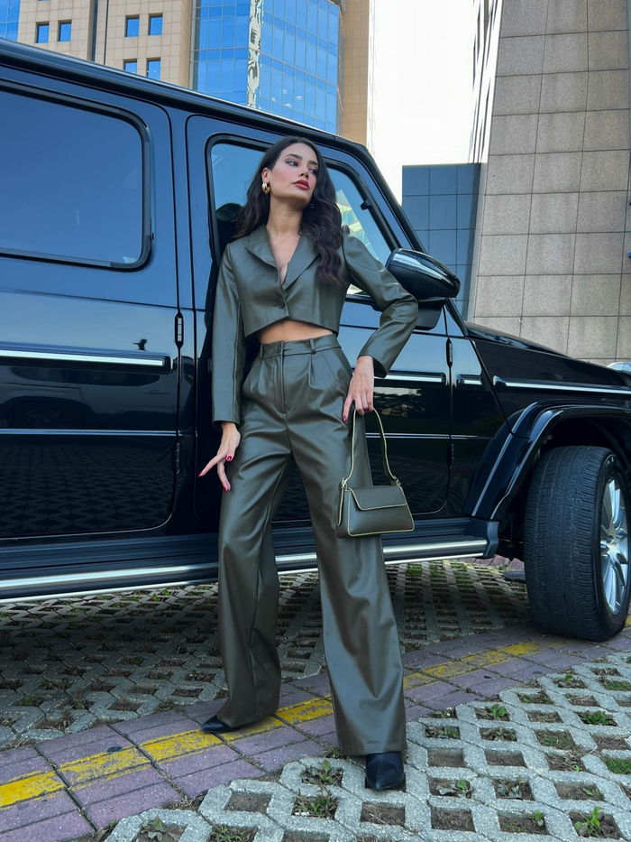 Koyu Haki Crop Blazer Deri Takım