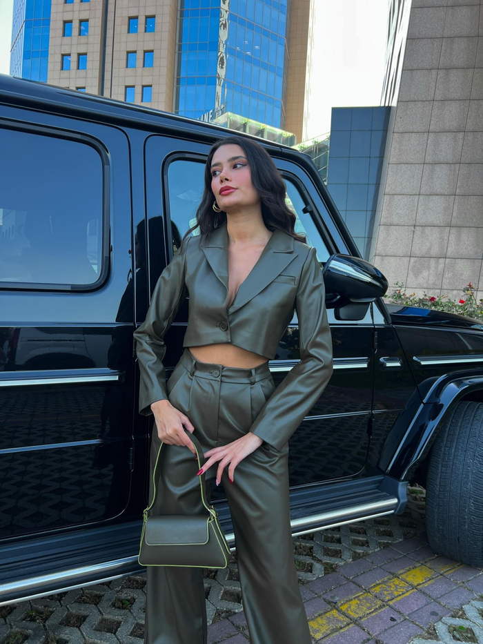 Koyu Haki Crop Blazer Deri Takım