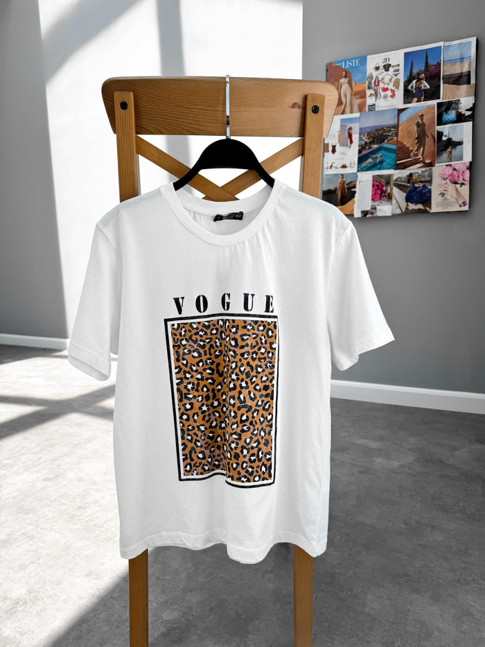 Krem Leo Baskılı VOG Tshirt