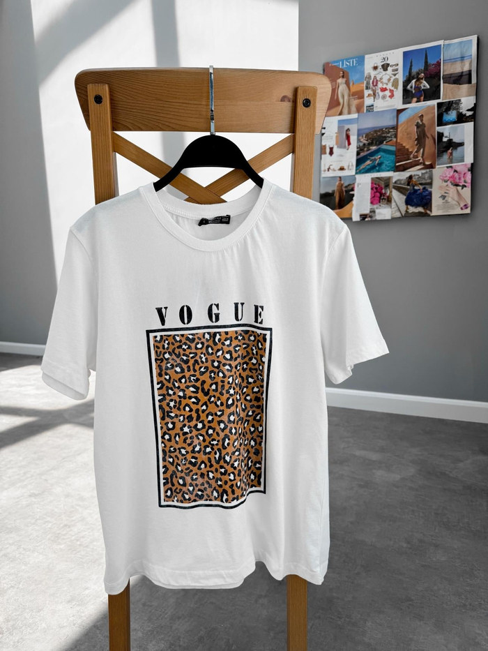 Krem Leo Baskılı VOG Tshirt