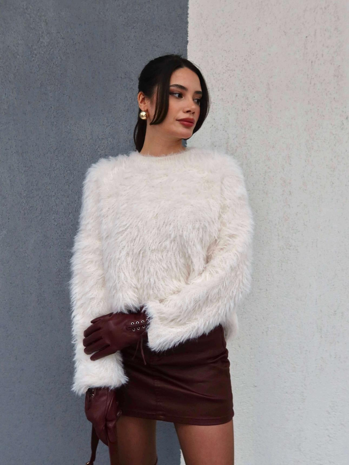 Krem Oversize Peluş Kazak