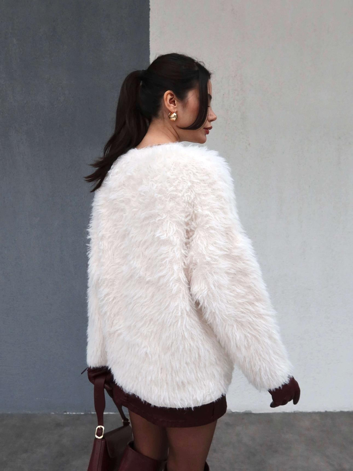 Krem Oversize Peluş Kazak