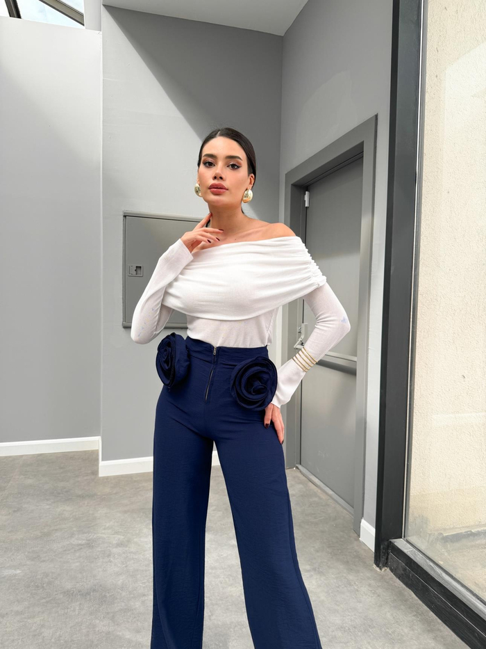 Lacivert Çiçek Broşlu Pantolon