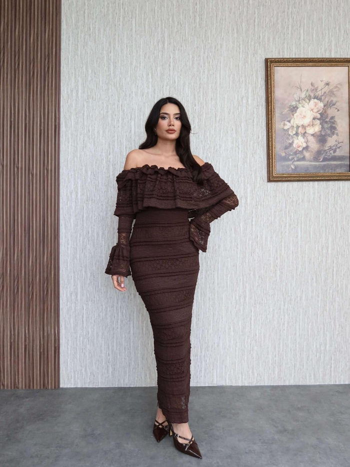 Madonna Yaka Fırfır Dantelli Midi Elbise