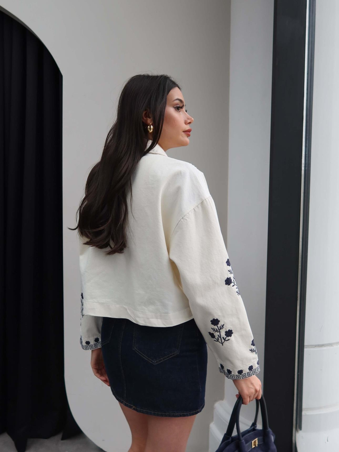 Nakış Detaylı Gabardin Ceket