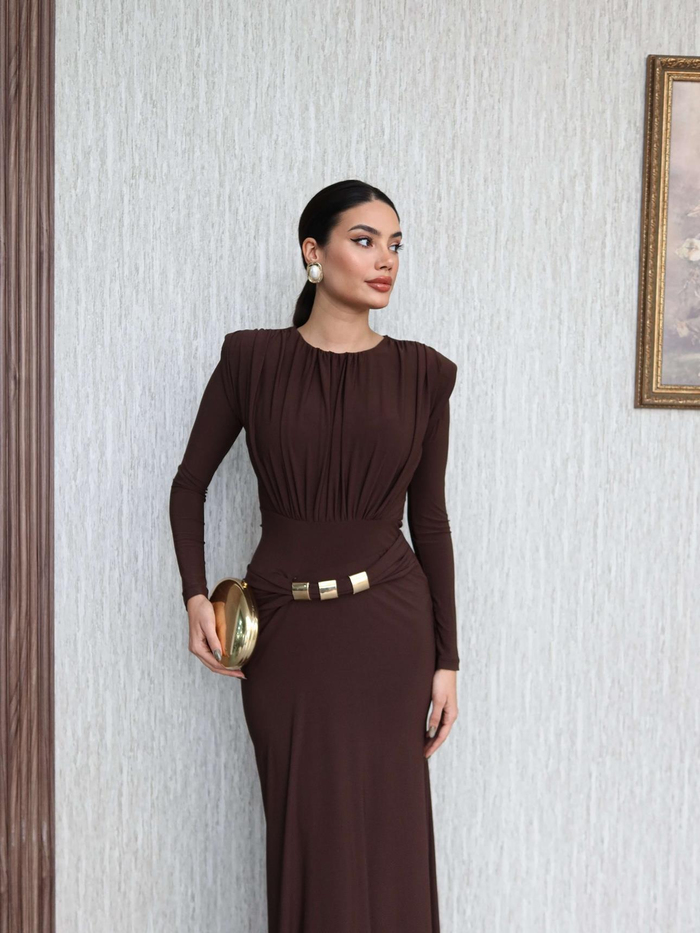 Omuz Vatkalı Bel Aksesuar Elbise