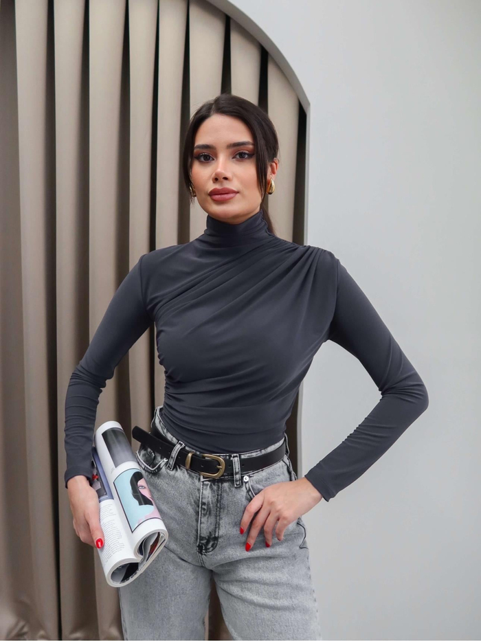 Omuz ve Bel Pile Detaylı Bluz