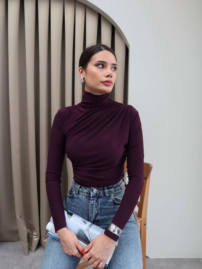 Omuz ve Bel Pile Detaylı Bluz