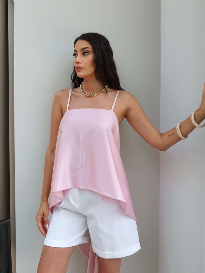 Ön Bağcıklı Asimetrik Saten Bluz