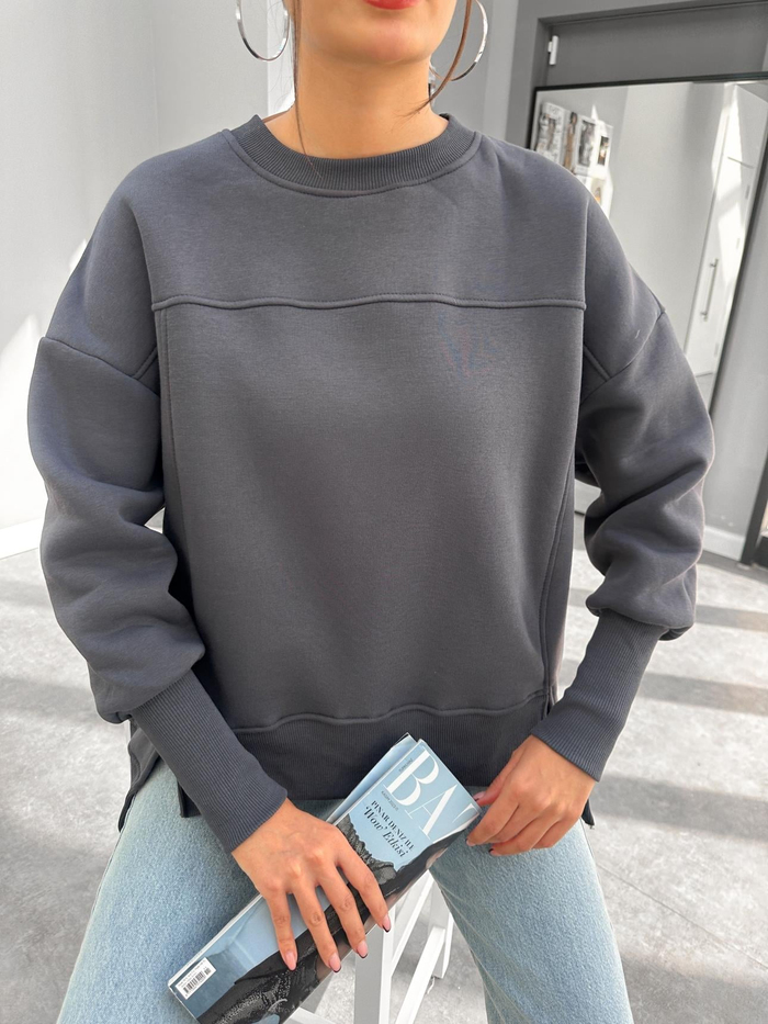 Oversize Şardonlu Yırtmaç Detaylı Sweat