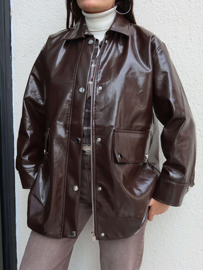 Parlak Çıtçıtlı Deri Ceket
