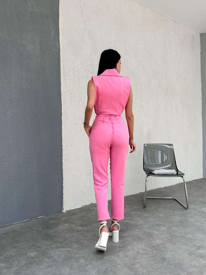 Pembe Bağlamalı Yeleklı Takım