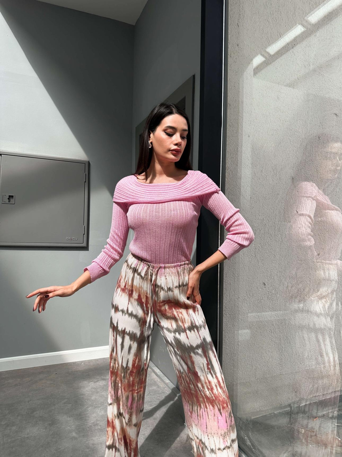 Pembe Batik Desenli Pantolon