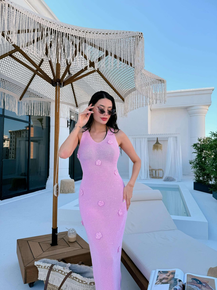 Pembe Dökümlü Triko Elbise