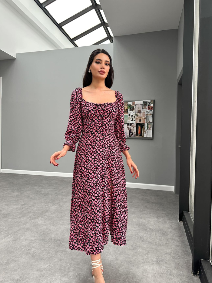 Pembe Minik Çiçekli Yırtmaçlı Elbise