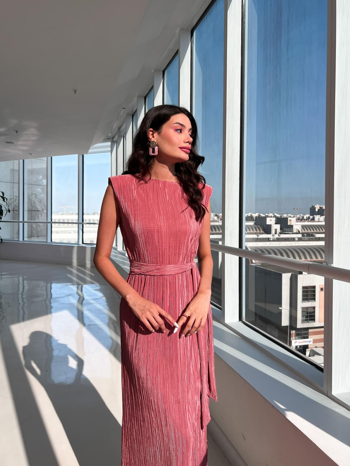Pembe Vatkalı Piliseli Elbise