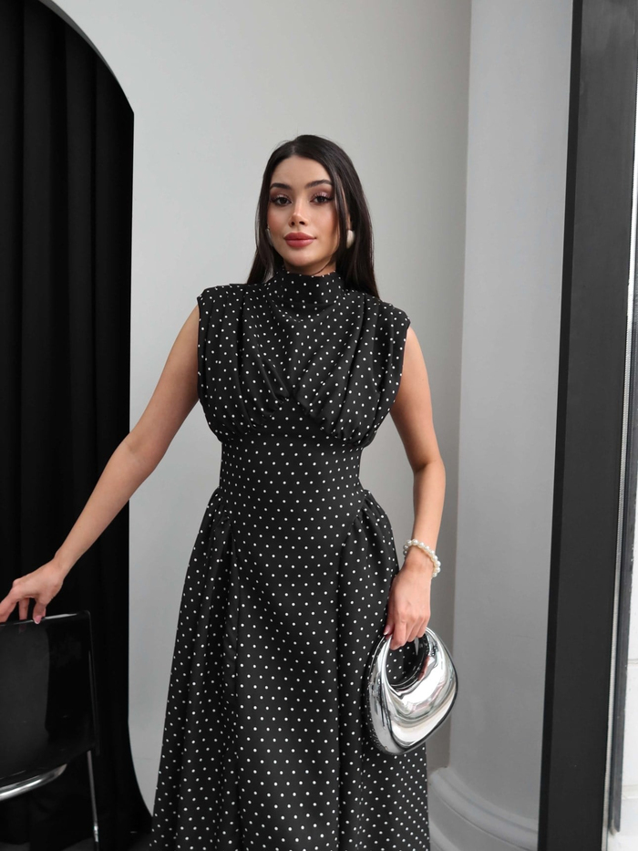 Puantiye Desen Vatkalı Sıfır Kol Elbise