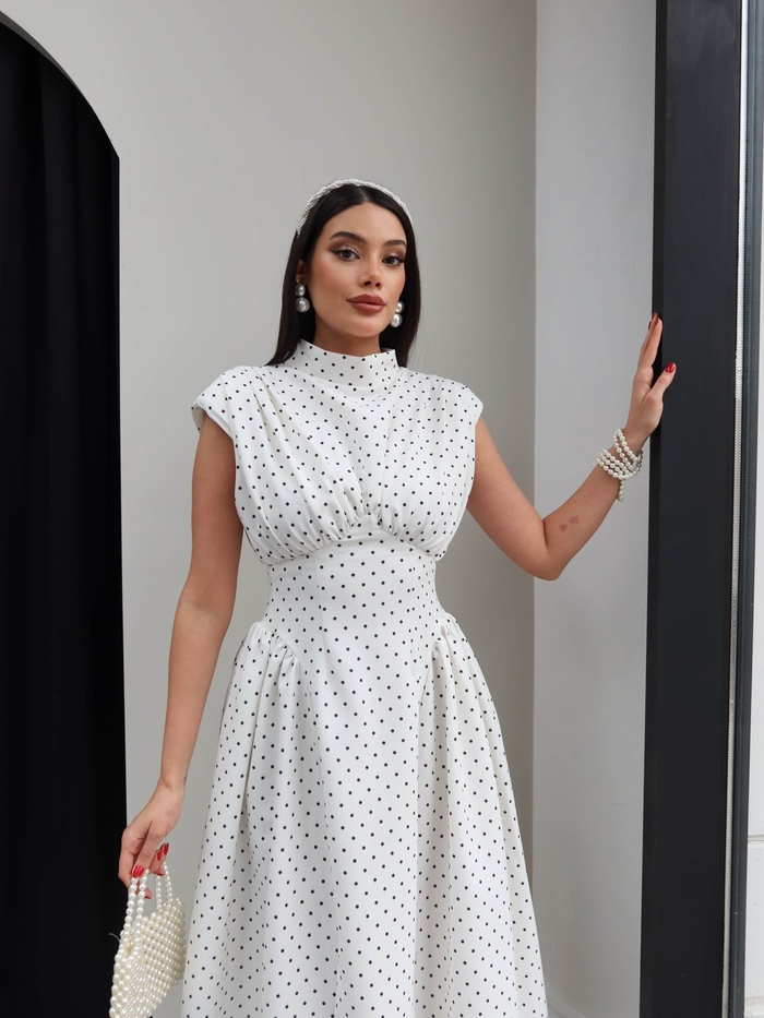 Puantiye Desen Vatkalı Sıfır Kol Elbise