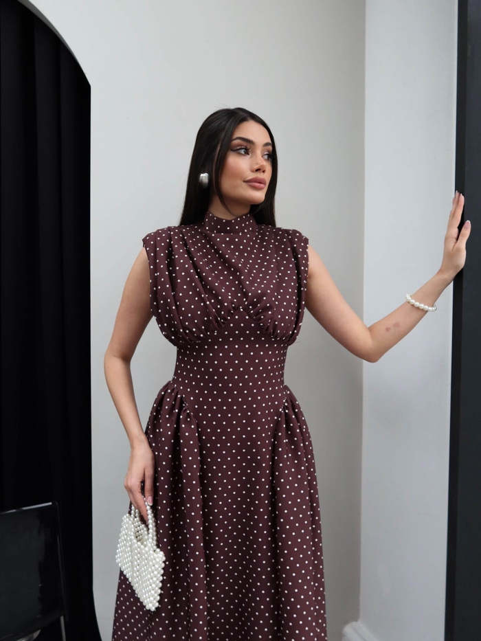 Puantiye Desen Vatkalı Sıfır Kol Elbise