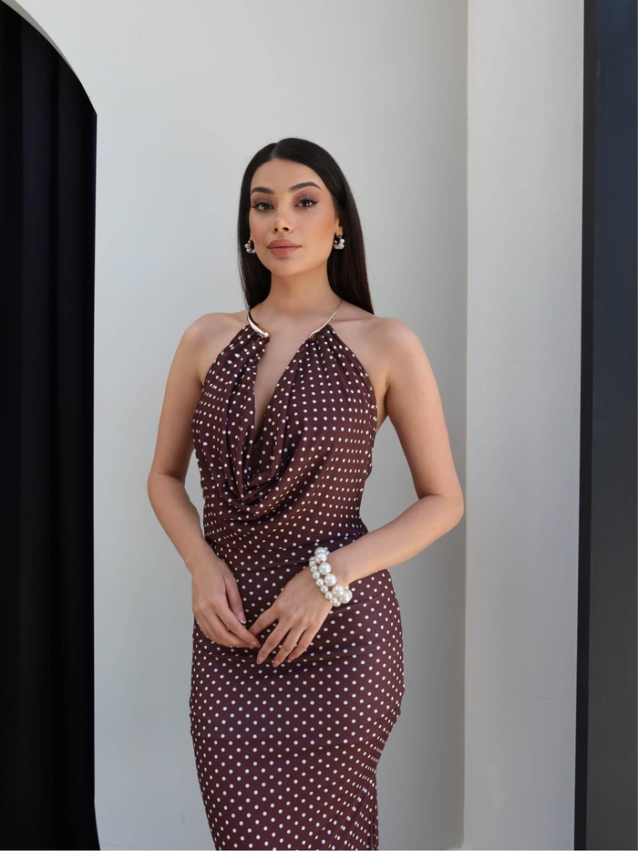 Puantiyeli Halter Yaka Yırtmaçlı Midi Elbise