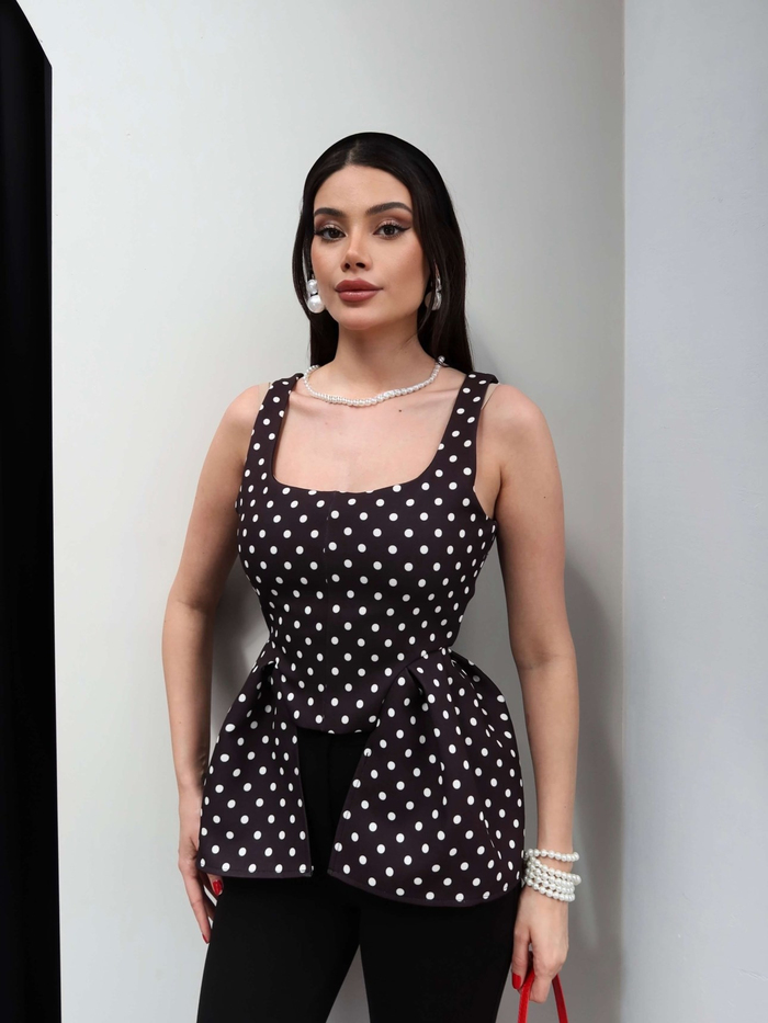 Puantiyeli Kare Yaka Volanlı Bluz
