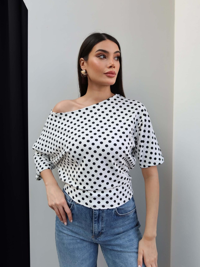 Puantiyeli Kayık Yaka Tshirt