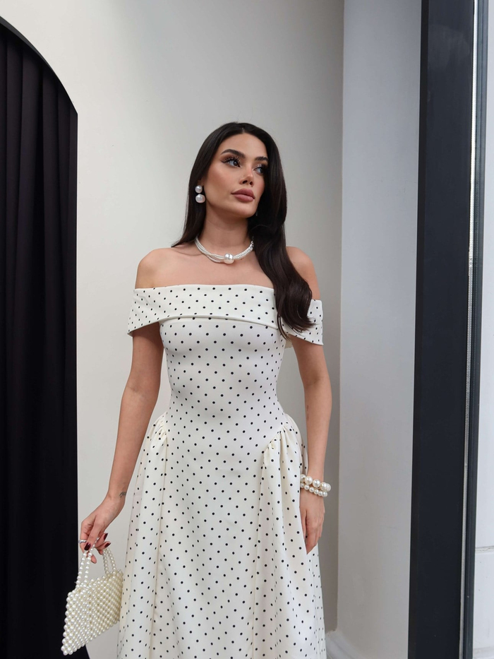 Puantiyeli Madonna Yaka Midi Elbise