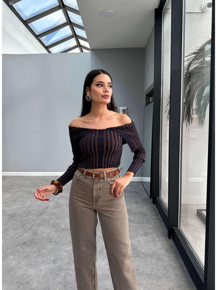 Regular Fit Degaje Yaka Düğmeli Kazak