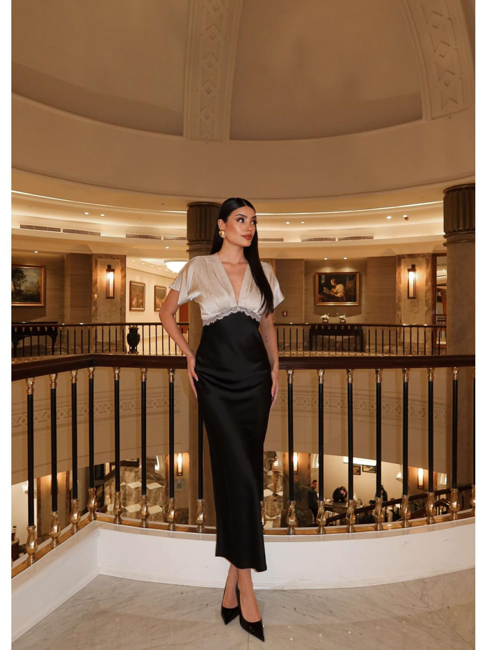 Saten Güpür Detaylı Midi Elbise