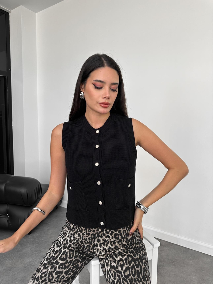 Sıfır Kol Düğmeli Triko Yelek