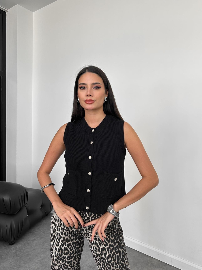 Sıfır Kol Düğmeli Triko Yelek