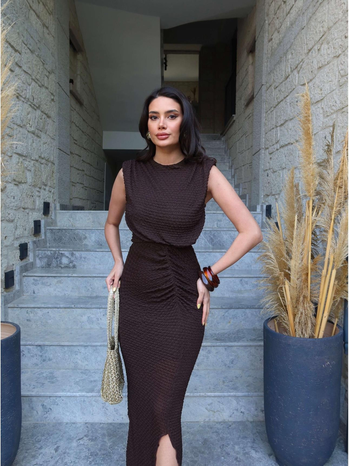 Sıfır Kol Omuzları Vatkalı Elbise