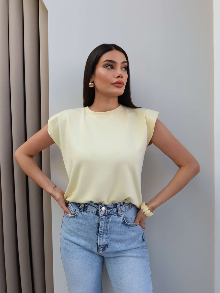 Sıfır Kol Vatkalı Basic Tshirt