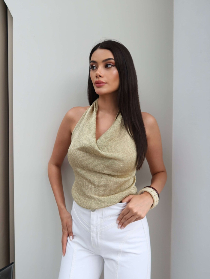 Simli Degaje Yaka Sırtı Açık Bluz
