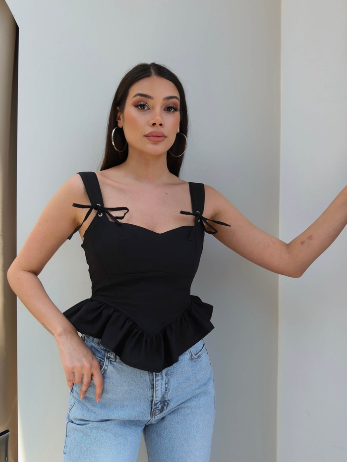 Sırt Kuşgözü Detaylı Askılı Bluz