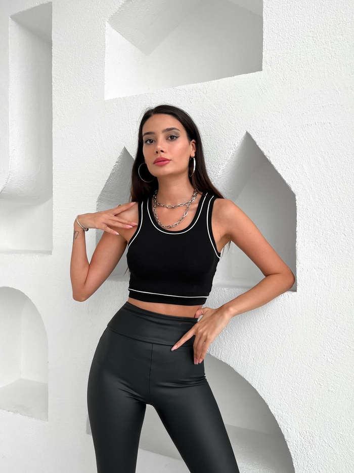 Siyah Biye Detaylı Crop