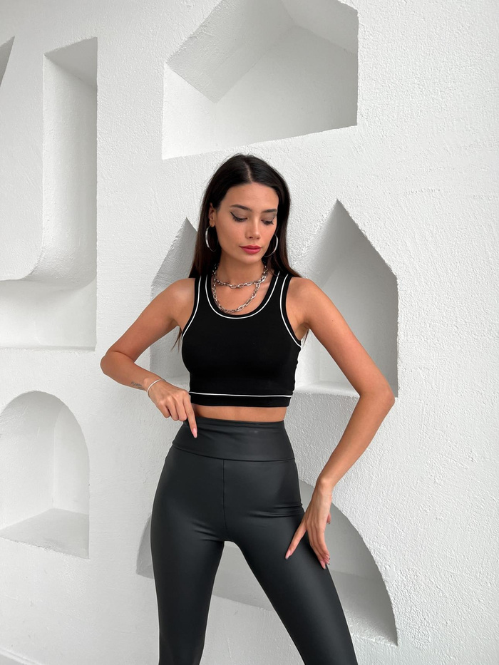 Siyah Biye Detaylı Crop