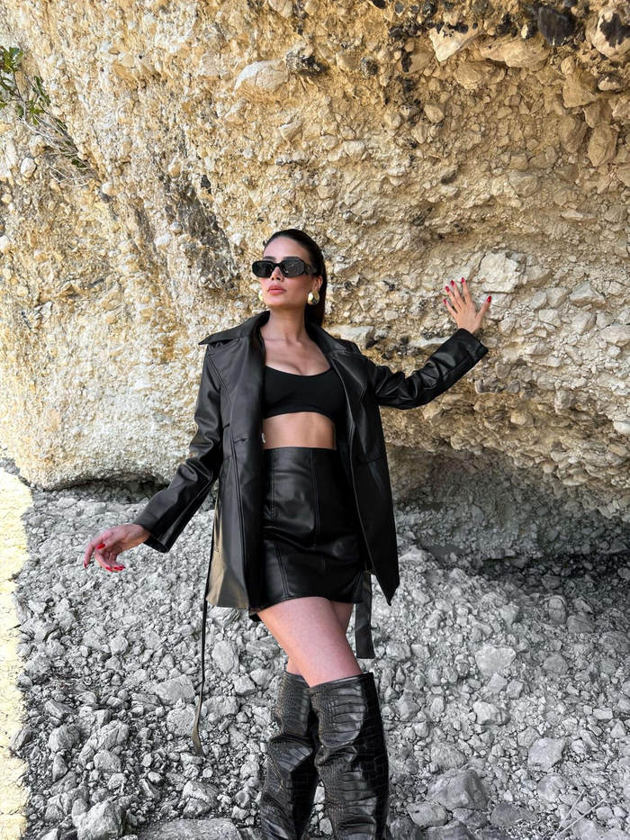 Siyah Blazer Deri Kuşaklı Ceket
