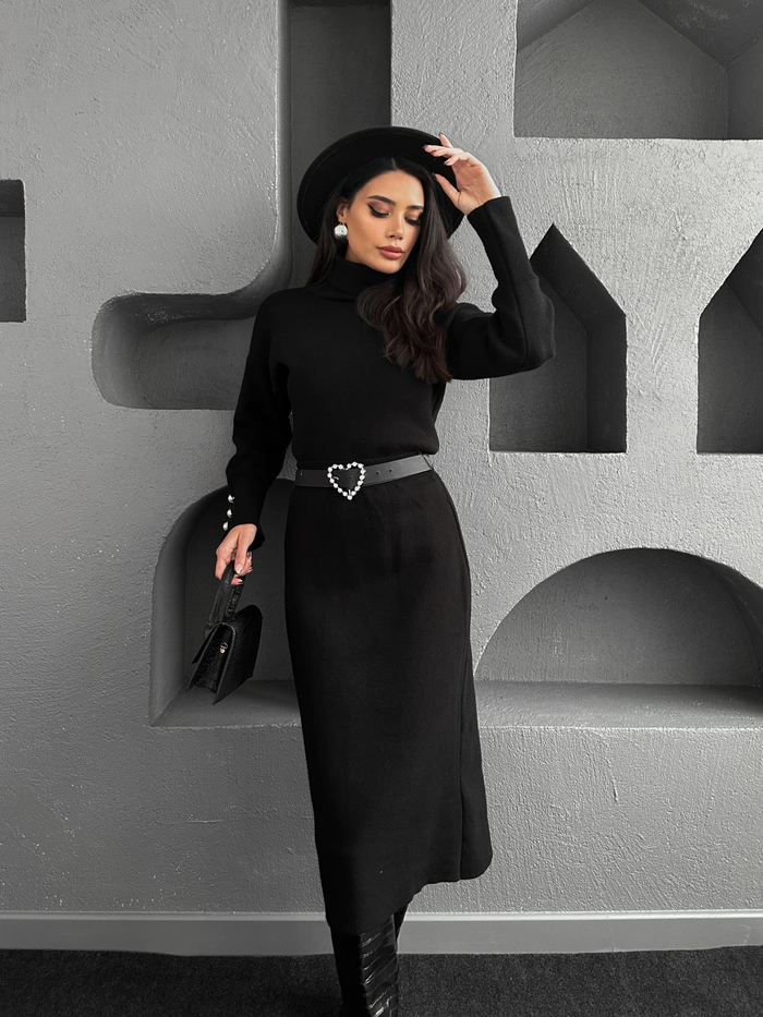 Siyah Boğazlı Etekli Takım