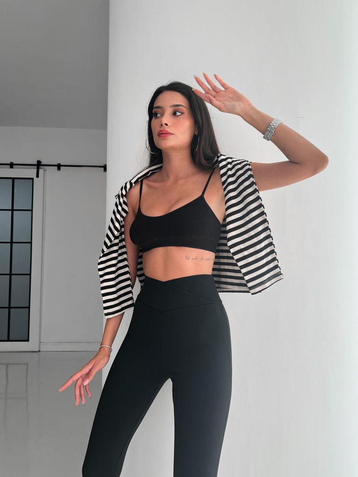 Siyah Çapraz Bel Detay Tayt