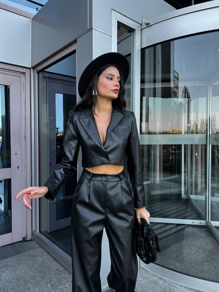Siyah Crop Blazer Deri Takım